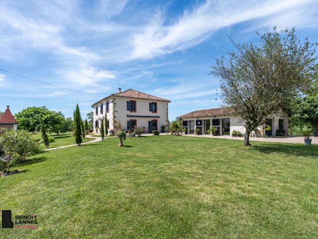 Vente Maison 8 pièces 207 m2 Samatan