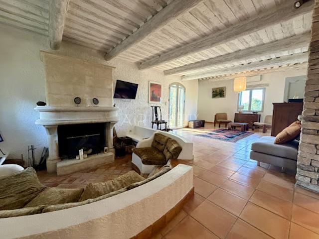 Vente Maison 8 pièces 208 m2 Merindol