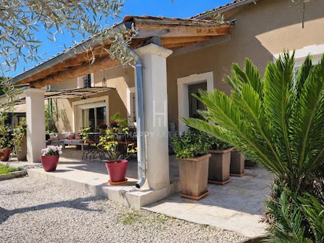 Vente Maison 8 pièces 209 m2 Mollégès