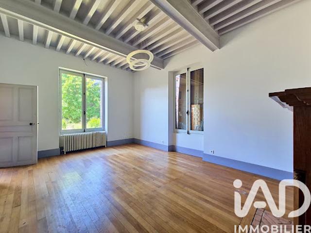 Vente Maison 8 pièces 209 m2 Montbeugny