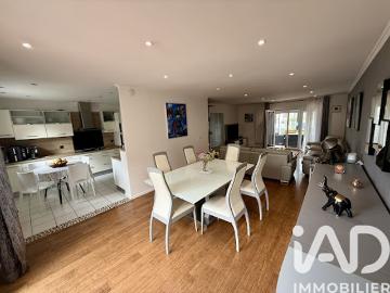 Vente Maison 8 pièces 200 m2 Neuilly sur Marne
