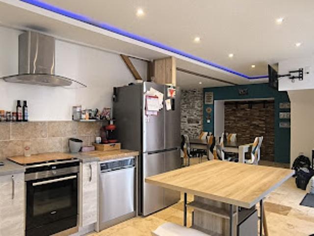 Vente Maison 8 pièces 200 m2 Le Pin