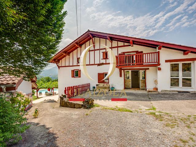Vente Maison 8 pièces 200 m2 Louhossoa