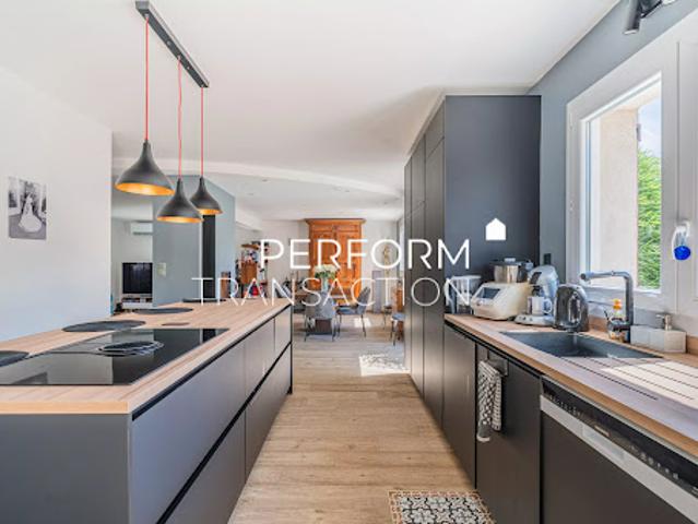 Vente Maison 8 pièces 200.64 m2 Seyssins