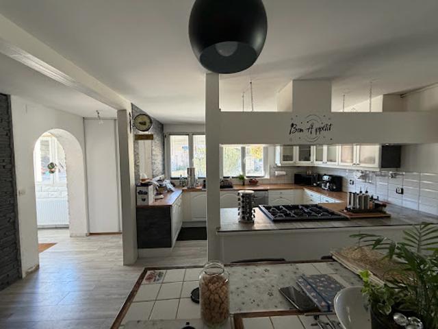 Vente Maison 8 pièces 202 m2 Chenevelles