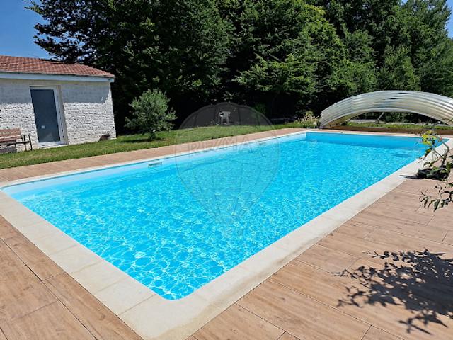 Vente Maison 8 pièces 203 m2 Champvoux