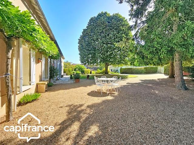 Vente Maison 8 pièces 203 m2 Saint Martin de Mâcon
