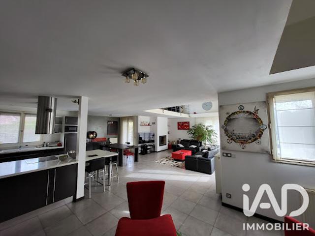 Vente Maison 8 pièces 214 m2 Ozoir la ferriere
