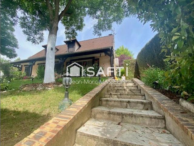 Vente Maison 8 pièces 215 m2 Ezy sur Eure