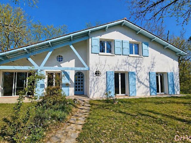 Vente Maison 8 pièces 215 m2 Labastide Saint Pierre
