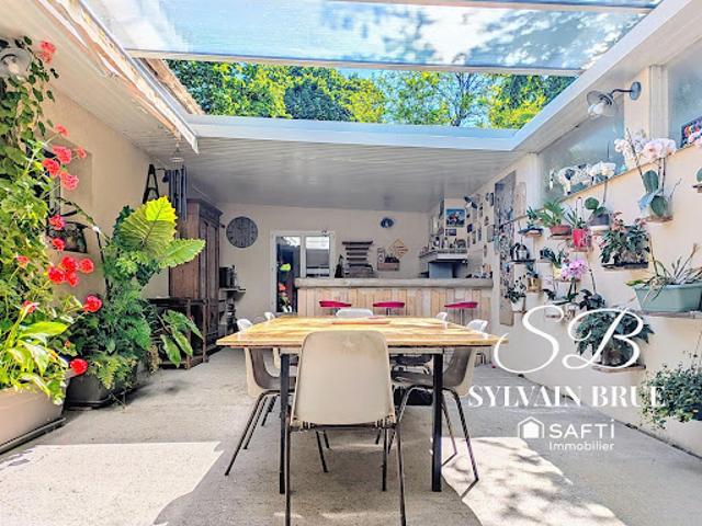 Vente Maison 8 pièces 216 m2 Castelsarrasin