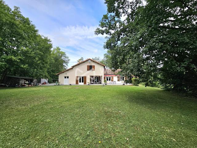 Vente Maison 8 pièces 216 m2 Saint Gervais les Trois Clochers