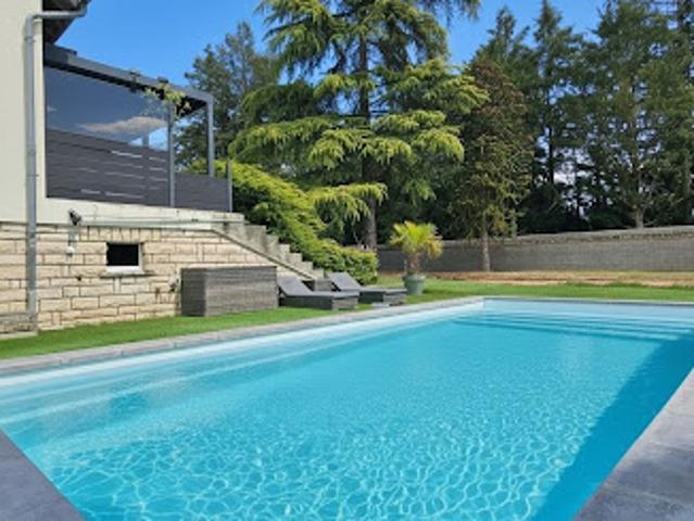 Vente Maison 8 pièces 216 m2 Saint Pierre les Etieux