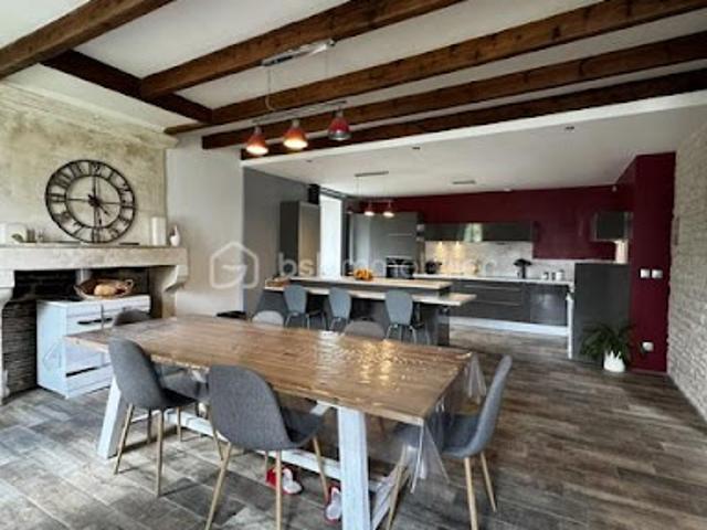 Vente Maison 8 pièces 217 m2 Aigre