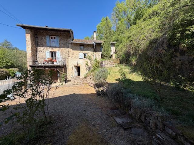 Vente Maison 8 pièces 217 m2 Emeringes