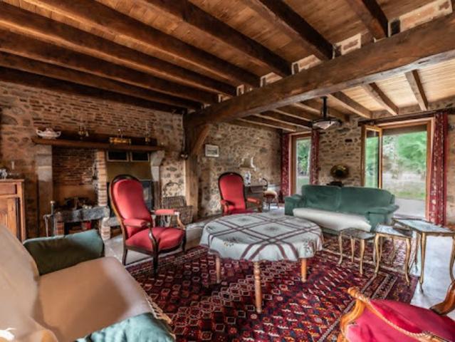 Vente Maison 8 pièces 217 m2 Saint Hilaire la Treille