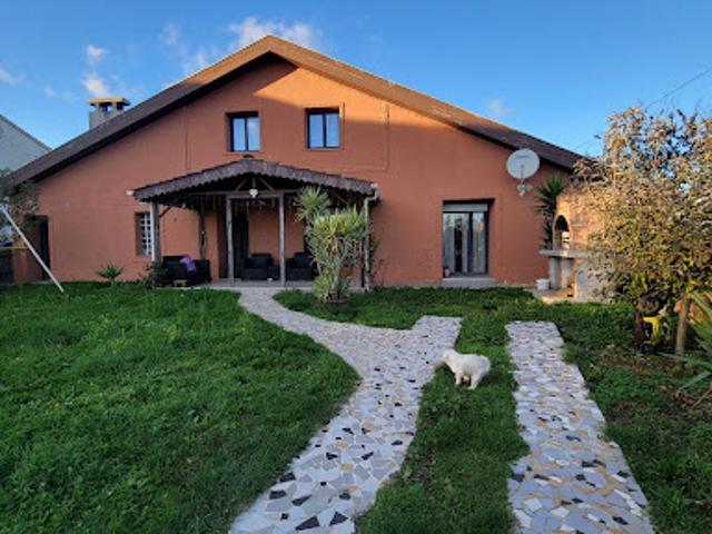 Vente Maison 8 pièces 217 m2 Tauriac