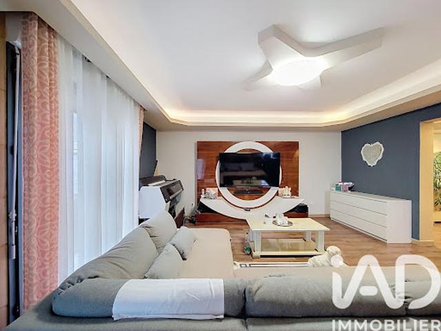 Vente Maison 8 pièces 217 m2 Tauriac