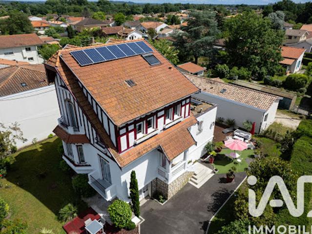 Vente Maison 8 pièces 217 m2 Villenave d'Ornon