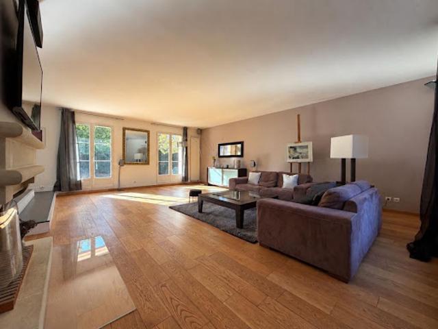 Vente Maison 8 pièces 218 m2 Mennecy