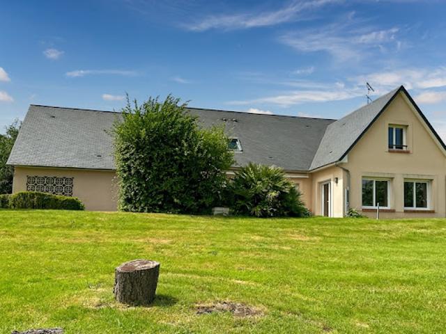 Vente Maison 8 pièces 218 m2 Equemauville