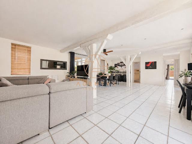 Vente Maison 8 pièces 219.8 m2 Emerainville
