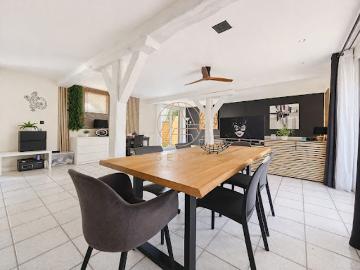 Vente Maison 8 pièces 219.8 m2 Emerainville