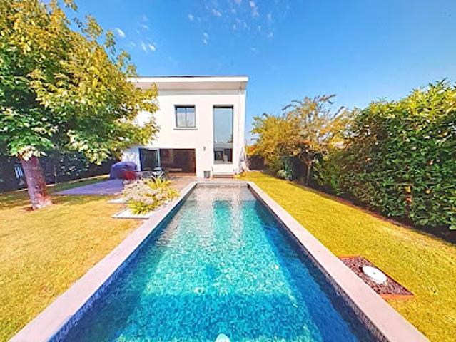 Vente Maison 8 pièces 210 m2 Bordeaux
