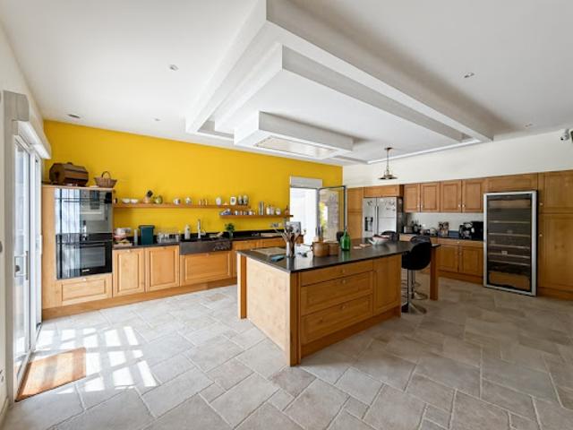 Vente Maison 8 pièces 210 m2 Bourgneuf
