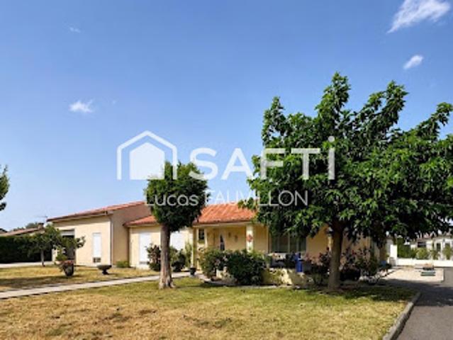 Vente Maison 8 pièces 210 m2 Cazeres