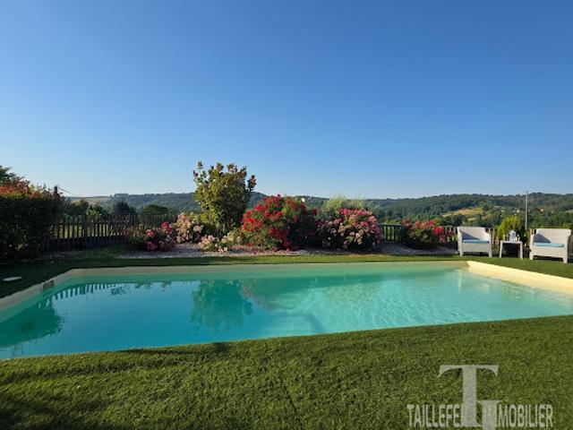 Vente Maison 8 pièces 210 m2 Saint Astier