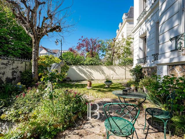Vente Maison 8 pièces 211 m2 Asnieres sur seine