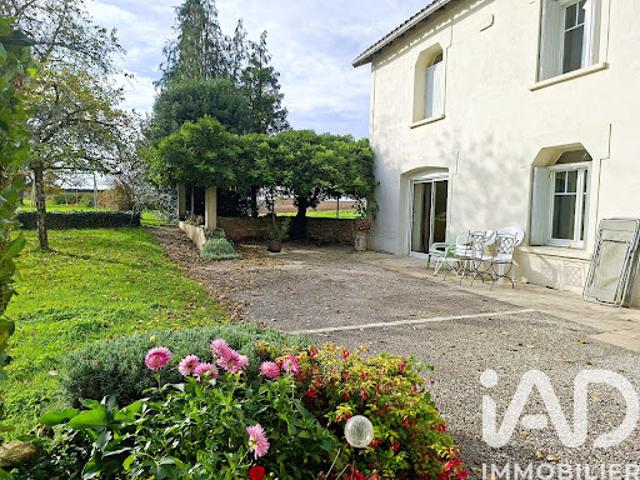 Vente Maison 8 pièces 212 m2 Bunzac