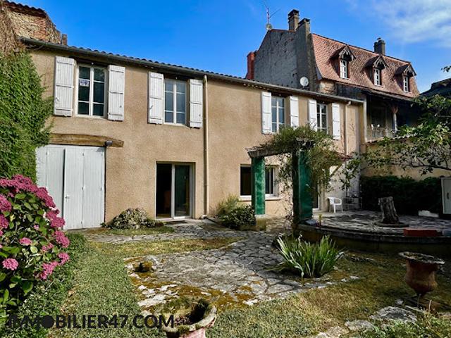 Vente Maison 8 pièces 213 m2 Casseneuil