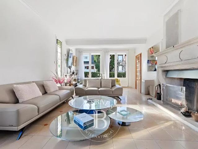 Vente Maison 8 pièces 213 m2 Sceaux