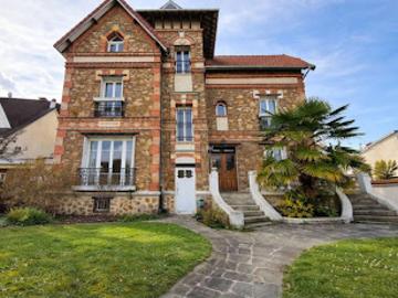 Vente Maison 8 pièces 224 m2 La Varenne Saint Hilaire