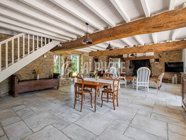 Vente Maison 8 pièces 224 m2 Saint Etienne de Montluc