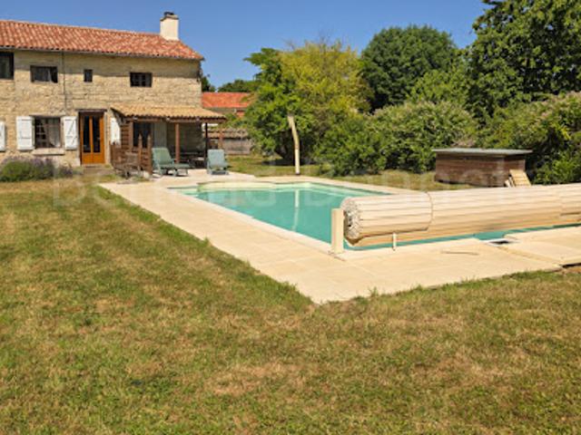 Vente Maison 8 pièces 224 m2 Chef Boutonne