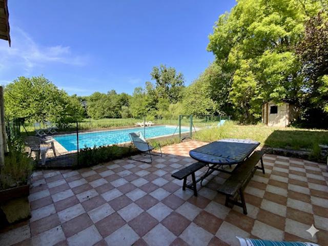Vente Maison 8 pièces 225 m2 Jonzac
