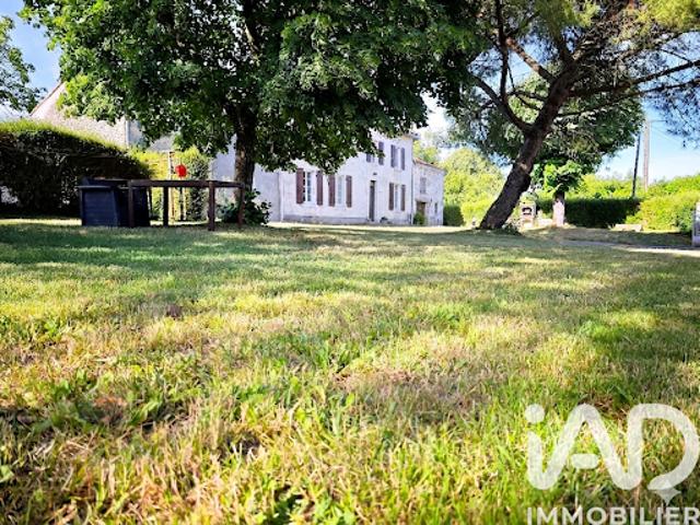 Vente Maison 8 pièces 225 m2 Saint Pierre de Juillers