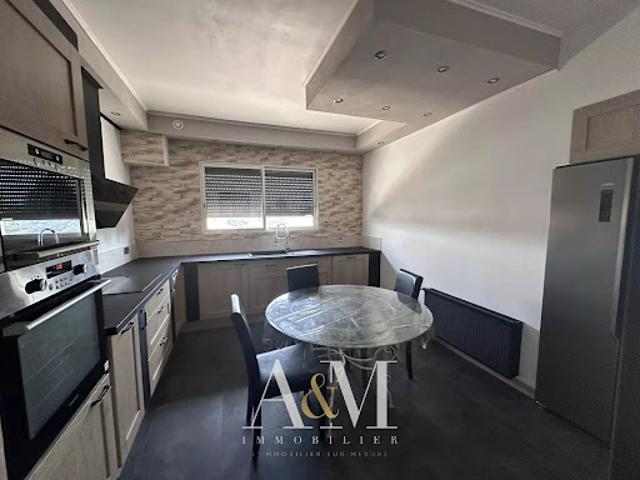 Vente Maison 8 pièces 225.96 m2 Angouleme