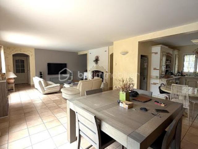 Vente Maison 8 pièces 226 m2 Garlin
