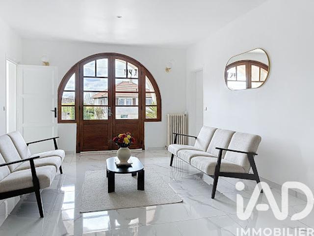 Vente Maison 8 pièces 226 m2 Saint valerien