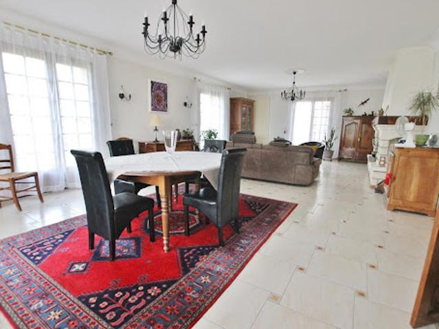 Vente Maison 8 pièces 227 m2 Thouars