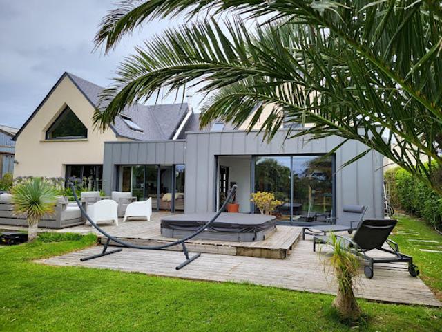 Vente Maison 8 pièces 228.11 m2 Roscoff