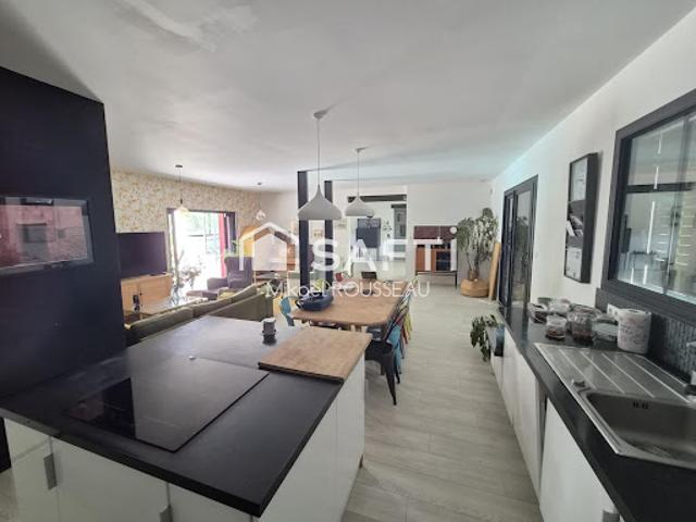 Vente Maison 8 pièces 229 m2 Montamisé