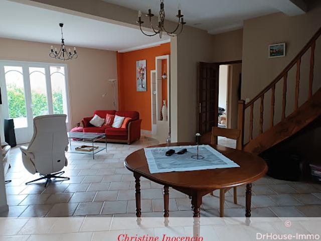 Vente Maison 8 pièces 229 m2 Barbezieux Saint Hilaire