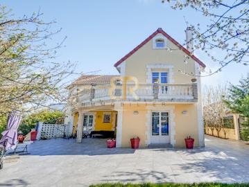 Vente Maison 8 pièces 220 m2 Noisy le Sec