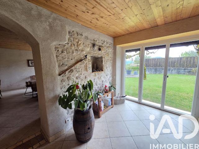 Vente Maison 8 pièces 220 m2 Ambléon