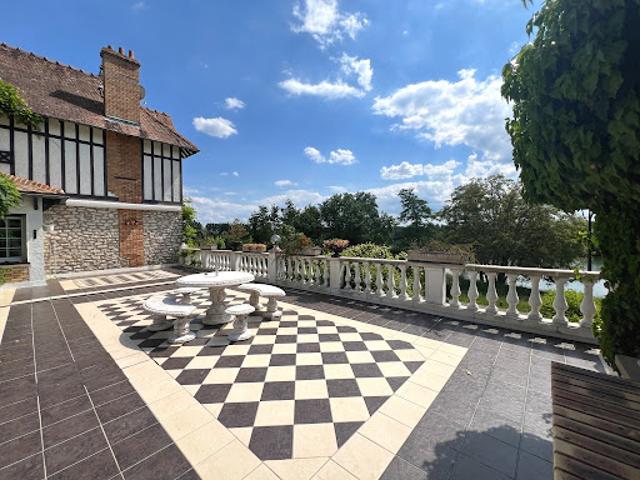 Vente Maison 8 pièces 220 m2 Fontainebleau